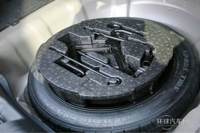 2013款 1.6L 自動尊貴型