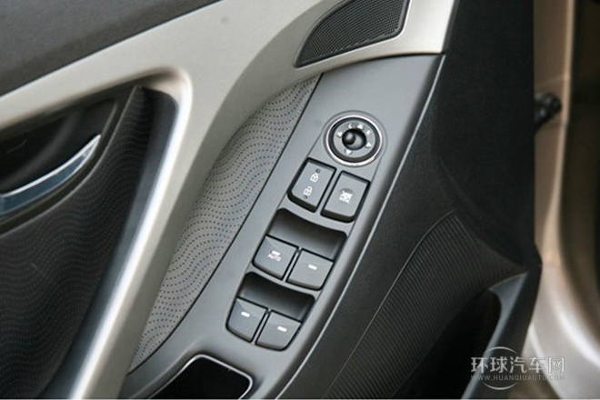 2013款 1.6L 自動尊貴型