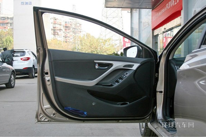 2013款 1.6L 自動尊貴型