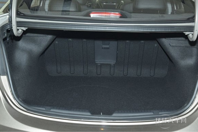 2013款 1.6L 自動尊貴型