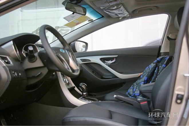 2013款 1.6L 自動尊貴型