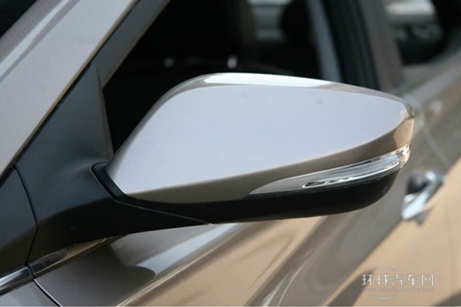 2013款 1.6L 自動尊貴型