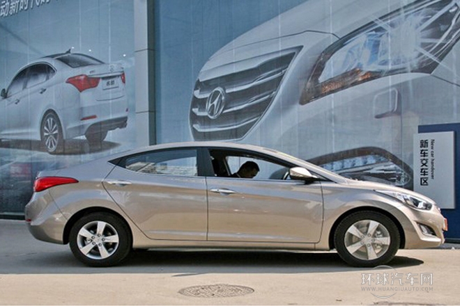 2013款 1.6L 自動尊貴型