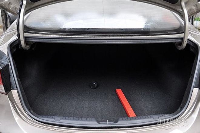 2012款 1.6L 自動時尚型