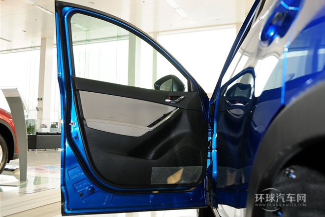 2013款 2.0L 自動兩驅舒適型