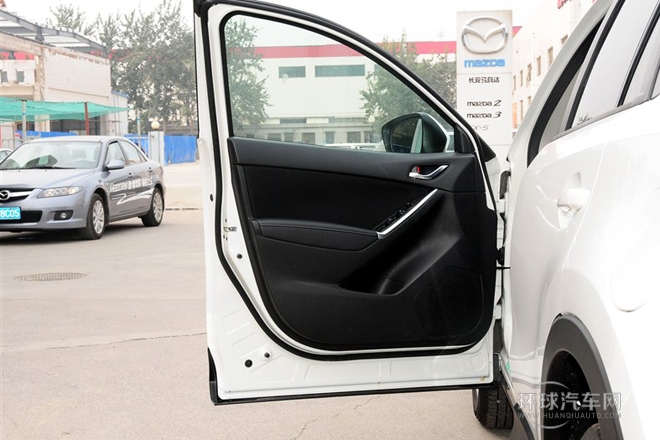 2013款 2.0L 自動四驅精英型