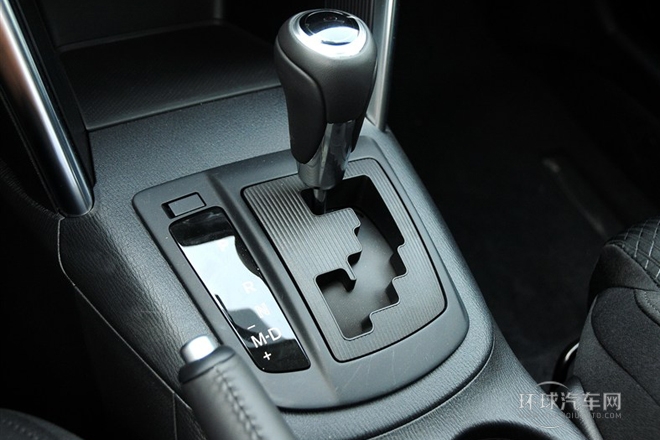 2013款 2.0L 自動四驅精英型