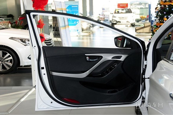 2012款 1.8L 手動(dòng)尊貴型