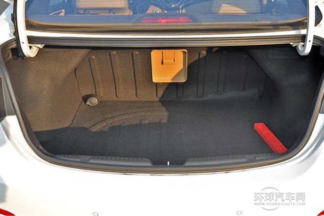 2012款 1.8L 手動(dòng)尊貴型