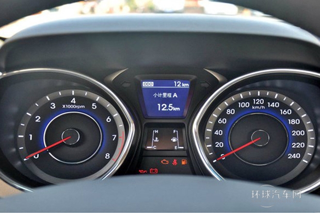 2012款 1.8L 手動(dòng)尊貴型
