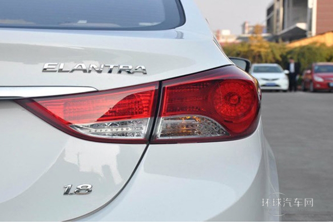 2012款 1.8L 手動(dòng)尊貴型