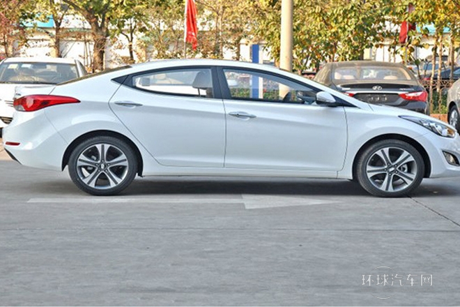 2012款 1.8L 手動尊貴型