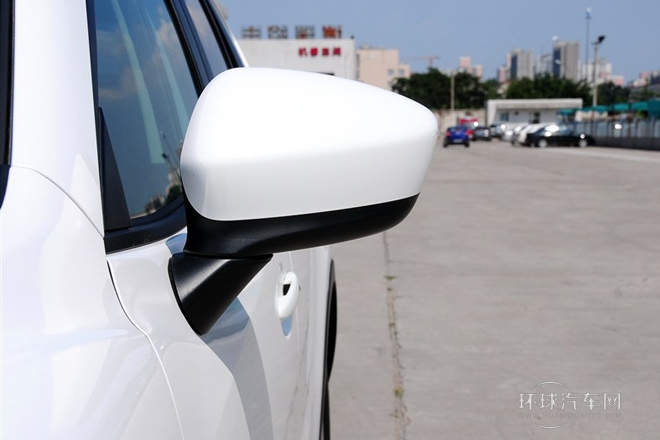 2013款 2.0L 自動(dòng)四驅(qū)尊貴型