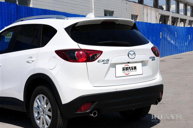 2013款 2.0L 自動四驅尊貴型