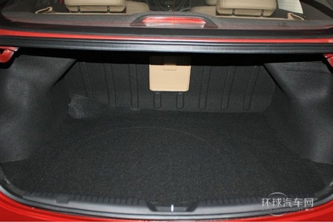 2012款 1.8L 自動尊貴型