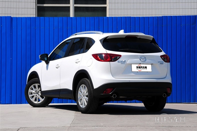 2013款 2.0L 自動四驅尊貴型