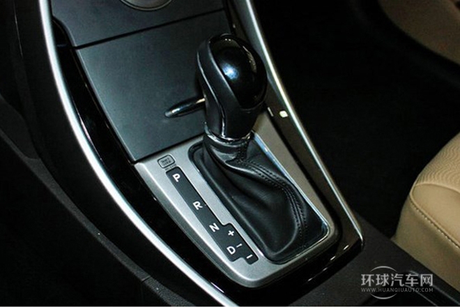 2012款 1.8L 自動尊貴型