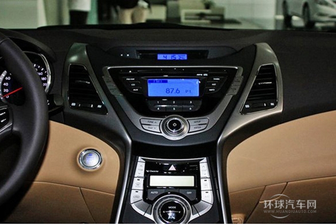 2012款 1.8L 自動尊貴型