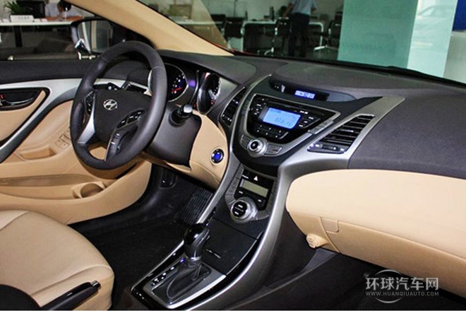 2012款 1.8L 自動尊貴型