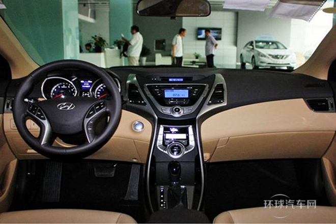 2012款 1.8L 自動(dòng)尊貴型