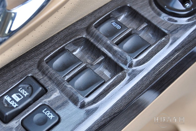 2014款 2.0L 豪華型