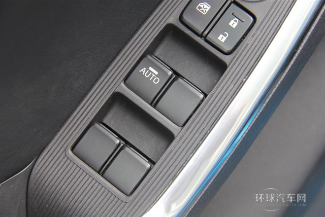 2013款 2.5L 自動四驅旗艦型