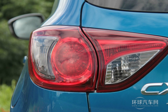 2013款 2.5L 自動(dòng)四驅(qū)旗艦型