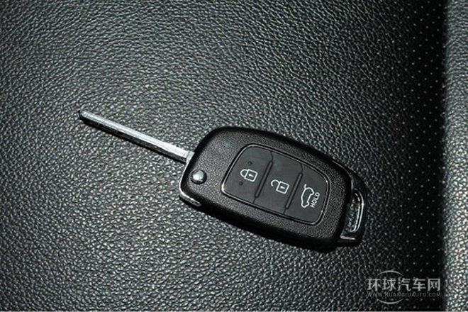 2013款 2.4L 手動兩驅(qū)舒適型