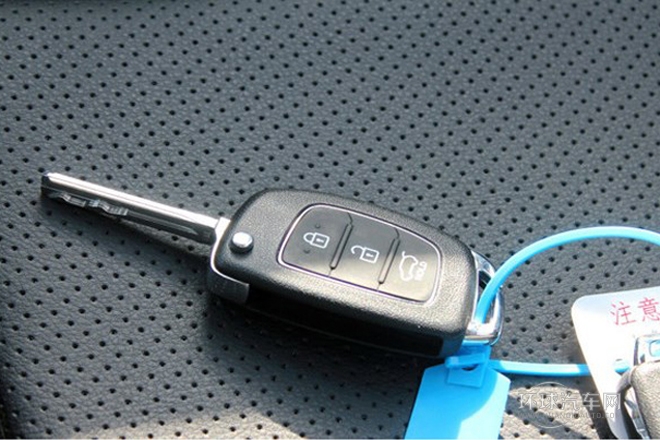 2013款 2.4L 自動兩驅(qū)舒適型