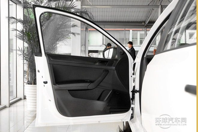 2013款 1.6L 自動(dòng)樂(lè)選型