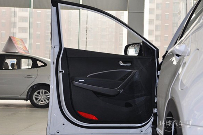 2013款 2.4L 自動四驅舒適型