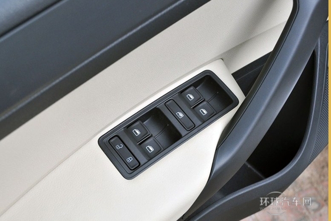 2013款 1.6L 自動智選型