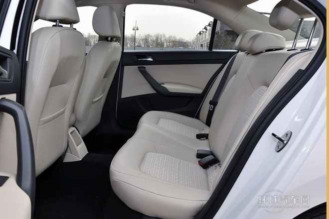 2013款 1.6L 自動智選型