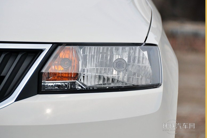 2013款 1.6L 自動智選型