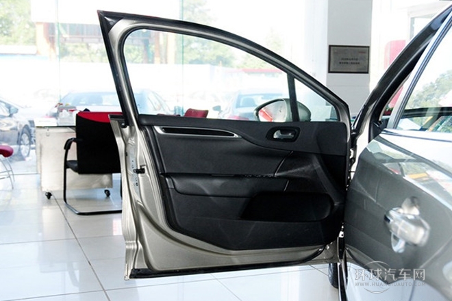 2013款 1.8L 自動勁智版