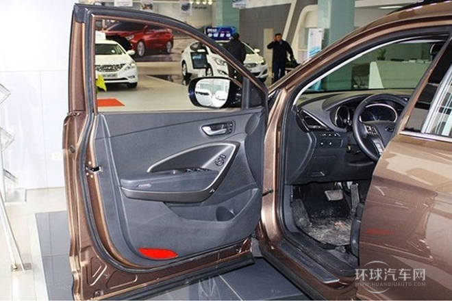 2013款 改款 2.4L 自動四驅尊貴型