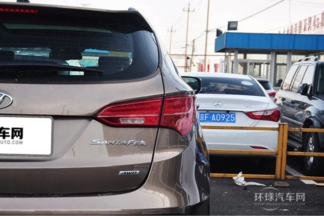 2013款 改款 2.4L 自動四驅尊貴型