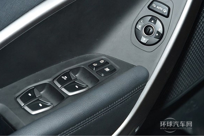 2013款 改款 2.0T 自動(dòng)四驅(qū)時(shí)尚型