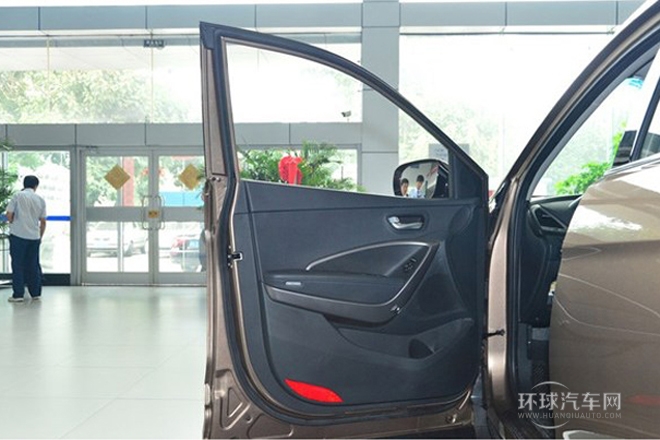 2013款 改款 2.0T 自動(dòng)四驅(qū)時(shí)尚型