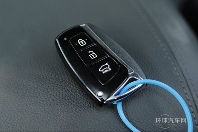 2013款 改款 2.0T 自動兩驅(qū)尊貴型