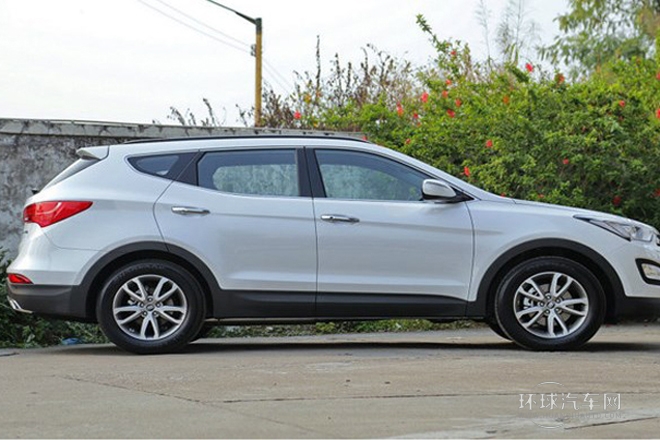 2013款 改款 2.0T 自動兩驅尊貴型