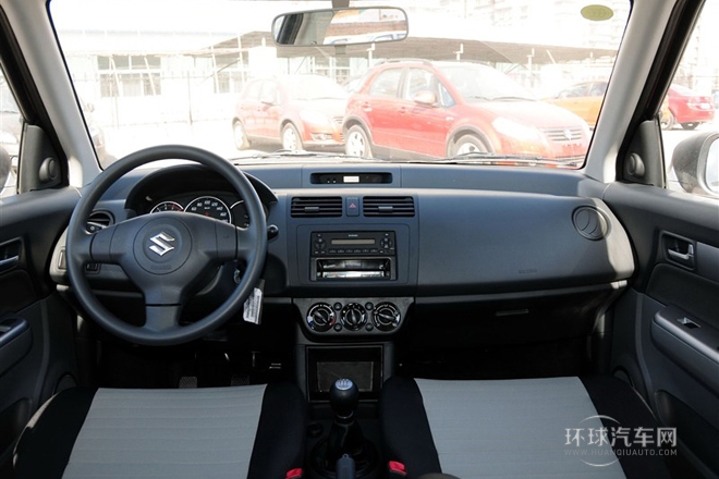 2013款 1.3L 手動(dòng)超值版