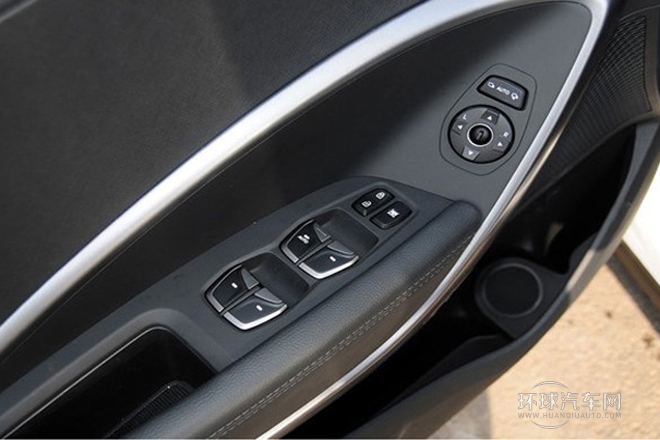 2013款 改款 2.0T 自動四驅尊貴型