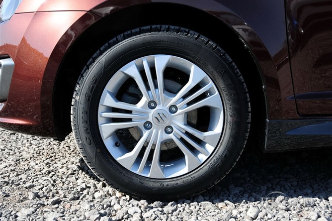 2013款 1.5L 手動標準版