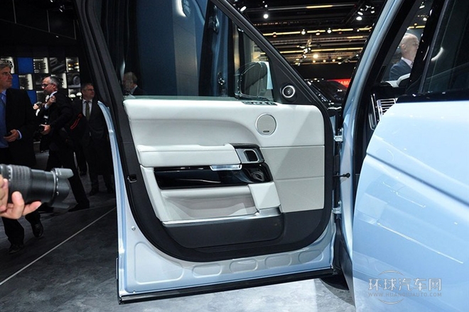 2015款 3.0 TDV6 混合動(dòng)力版