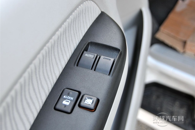 2014款 2.0L豪華型V19