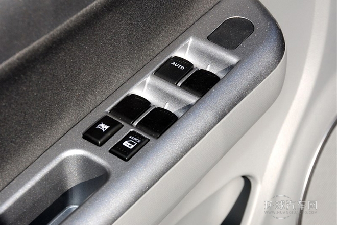 2013款 1.5L 自動標準版