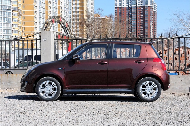 2013款 1.5L 自動標準版