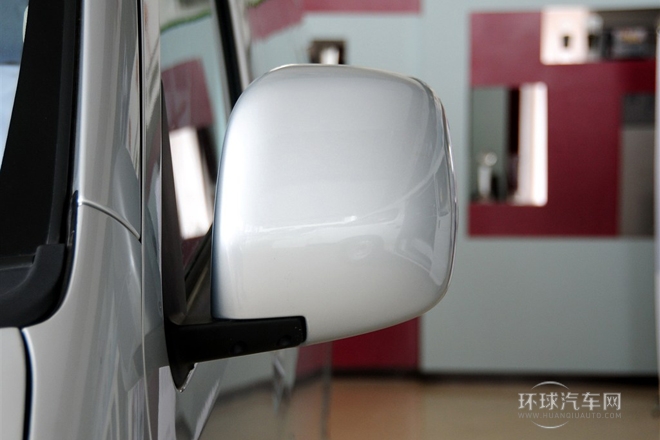 2011款 2.4L大海獅L 豪華型