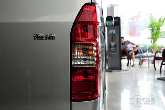 2011款 2.4L大海獅L 豪華型